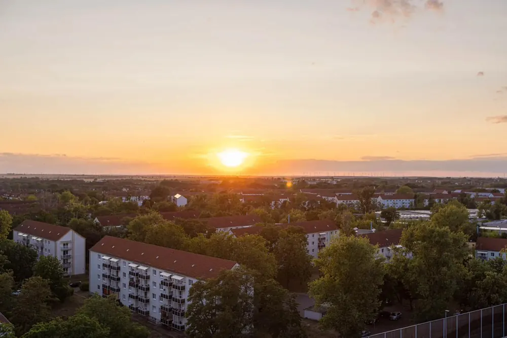 Sonnenuntergang über den Dächern Merseburgs